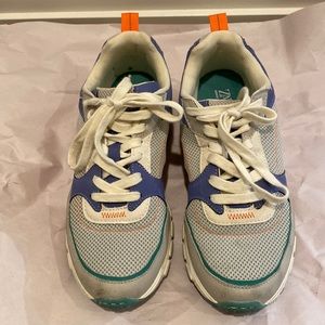 ZARA Boys Sneaker for school.